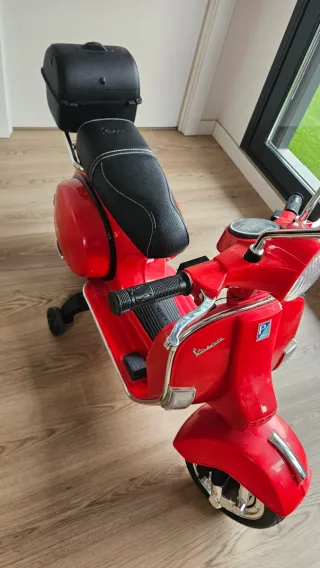 Vespa Piaggio PX-150 12V Niños Roja