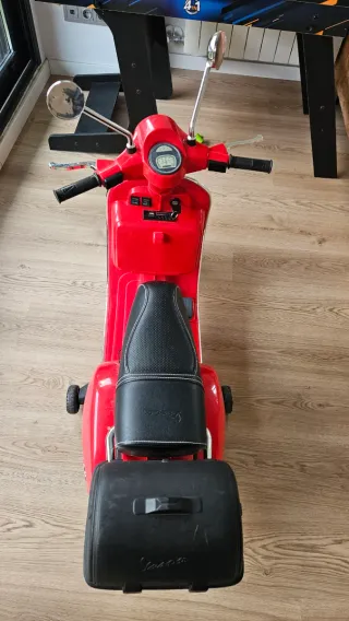 Vespa Piaggio PX-150 12V Niños Roja