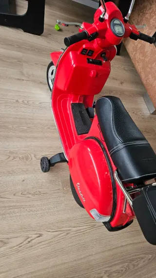 Vespa Piaggio PX-150 12V Niños Roja