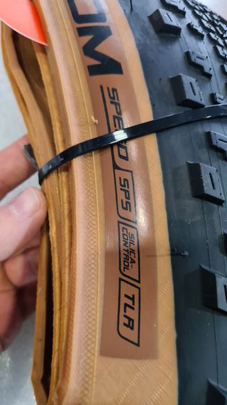 2 Cubiertas Chaoyang Phantom 29x2.30 Tubeless Read