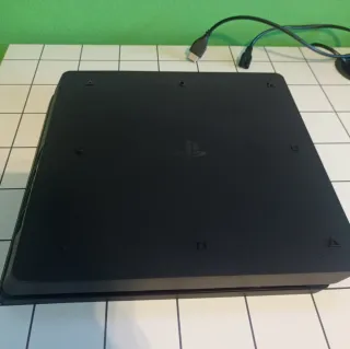 PlayStation 4 Slim 1TB Nera