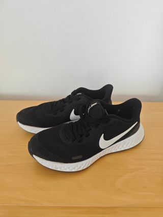 Zapatillas Nike Revolution 5 Talla 36