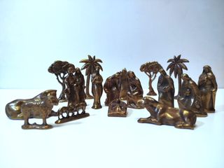 Belén con figuras en bronce