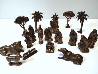 Belén con figuras en bronce