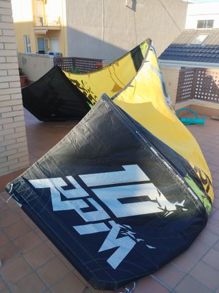 Equipo completo de kitesurf de la marca Slingshot