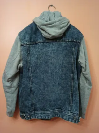 Chaqueta vaquera con capucha Talla M