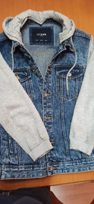 Chaqueta vaquera con capucha Talla M