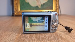 Cámara Digital Casio Exilim EX-Z2 12.1MP