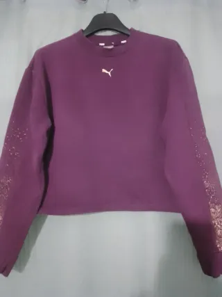 Sudadera Puma Morada con Detalles Dorados