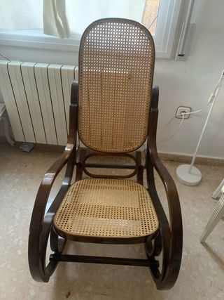 Dondola in legno e vimini