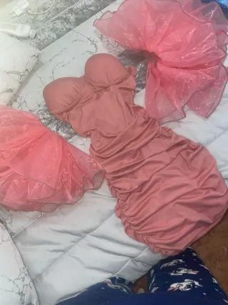 Vestido rosa fruncido strapless