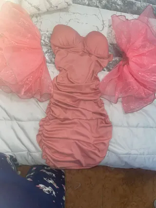 Vestido rosa fruncido strapless