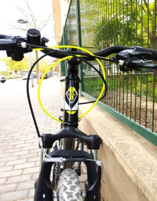 Bicicleta Eleven Pro 11 Negra y Amarilla