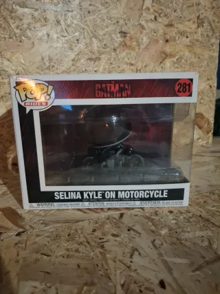 Funko Pop The Batman Selina Kyle 281 Moto