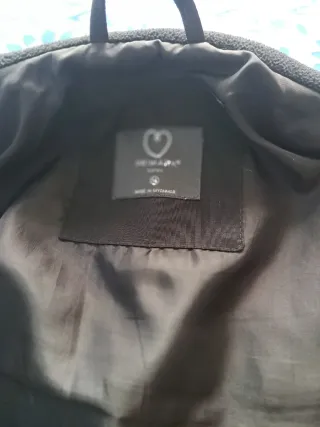 Chaleco negro con cremallera