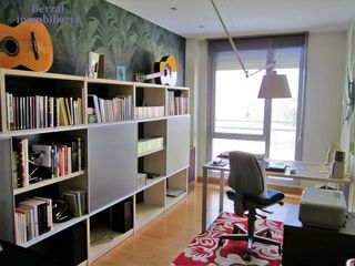 Piso en venta en Portillejo - Valdegastea en Logroño