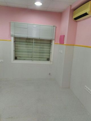 Local comercial en venta en Carmona