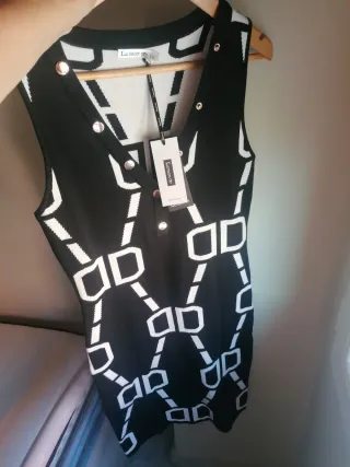 Vestido de punto negro y blanco