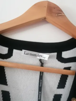 Vestido de punto negro y blanco