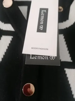 Vestido de punto negro y blanco