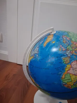 Globo terráqueo educativo
