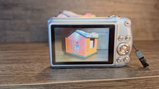 Cámara Digital Casio Exilim EX-Z2 12.1MP