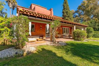 Chalet en alquiler en Los Naranjos - Las Brisas en Marbella