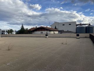 Local comercial en alquiler en San Adrián - La Cava en Logroño