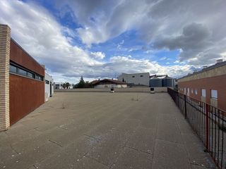 Local comercial en alquiler en San Adrián - La Cava en Logroño