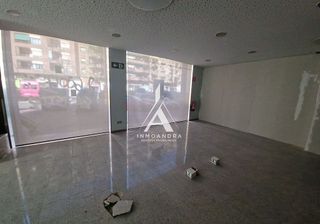 Local comercial en alquiler en Universidad - Los Lirios en Logroño