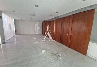 Local comercial en alquiler en Universidad - Los Lirios en Logroño