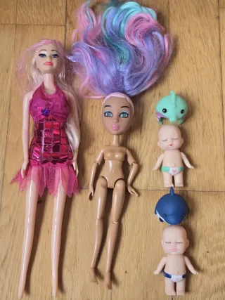 Caballo de Barby,muñecas y bebés. 4,30 EUROS