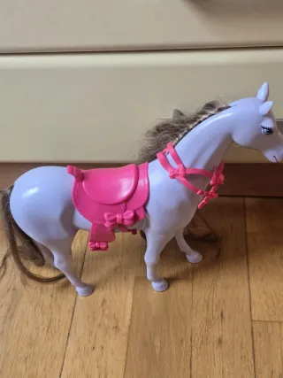 Caballo de Barby,muñecas y bebés. 4,30 EUROS