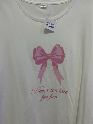 Camiseta blanca básica con lazo rosa Talla XL