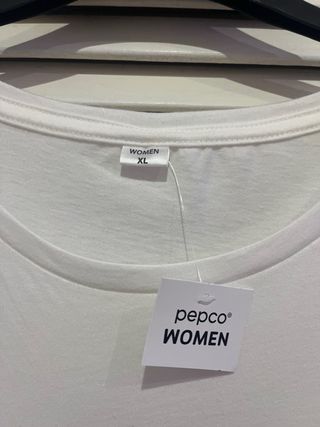 Camiseta blanca básica con lazo rosa Talla XL