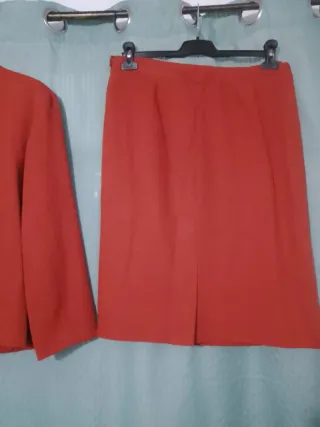Traje de chaqueta y falda naranja
