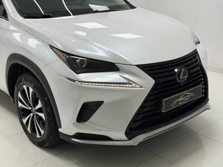 LEXUS NX 300h Premium 2WD desde 394€/mes*
