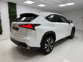 LEXUS NX 300h Premium 2WD desde 394€/mes*