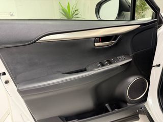 LEXUS NX 300h Premium 2WD desde 394€/mes*