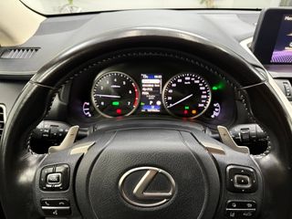 LEXUS NX 300h Premium 2WD desde 394€/mes*