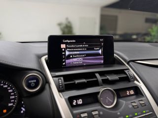 LEXUS NX 300h Premium 2WD desde 394€/mes*