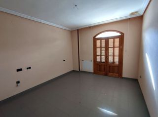 Casa adosada en venta en Úbeda