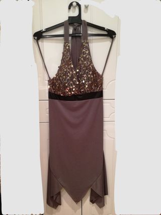 Vestido fiesta elegante. Nuevo
