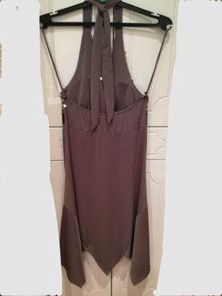 Vestido fiesta elegante. Nuevo