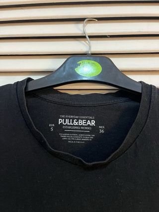 Camiseta Pull&Bear Negra Talla S Estampado Frase