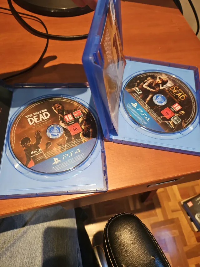 The Walking Dead Telltale 1 e 2 PS4