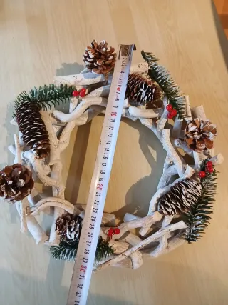 Corona Navideña Puerta Piñas y Ramas