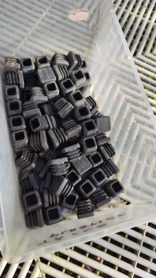 Tacos para tubo cuadradillo 20