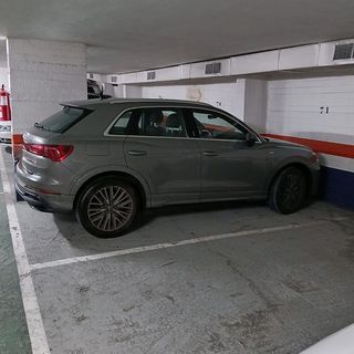 Garaje en venta en Ensanche - Sar en Santiago de Compostela