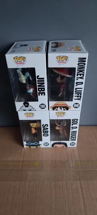 Pack 4 Funkos One Piece: Jinbe, Luffy, Sabo, Roger